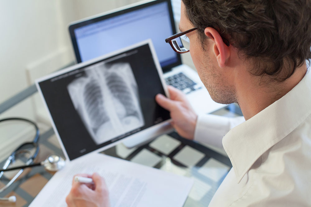 Pneumonia – Symptoms, Causes, Risk Factors, and Diagnosis