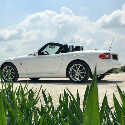 A Look at the Mazda MX-5 Miata’s Incredible Features